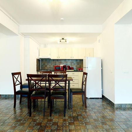 Sofia Apartment Синая Екстериор снимка