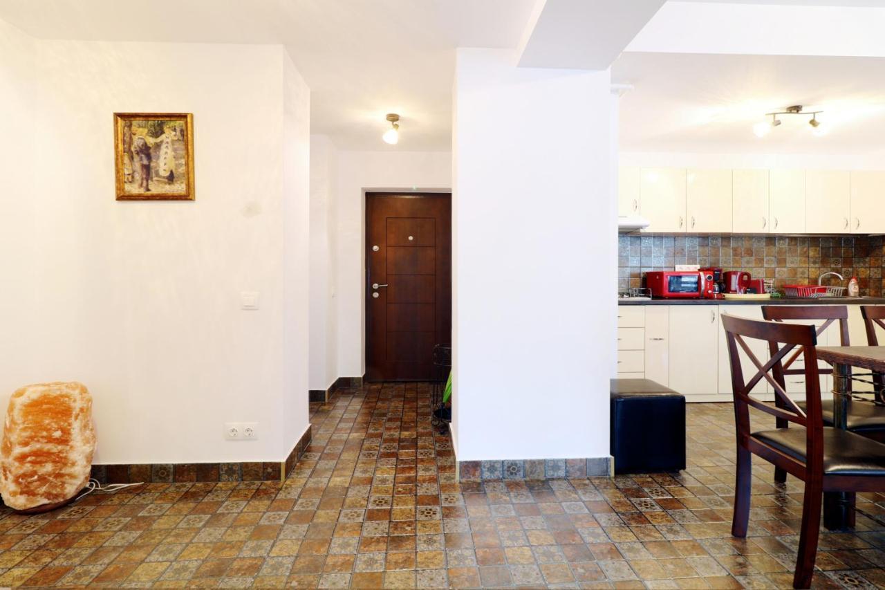 Sofia Apartment Синая Екстериор снимка