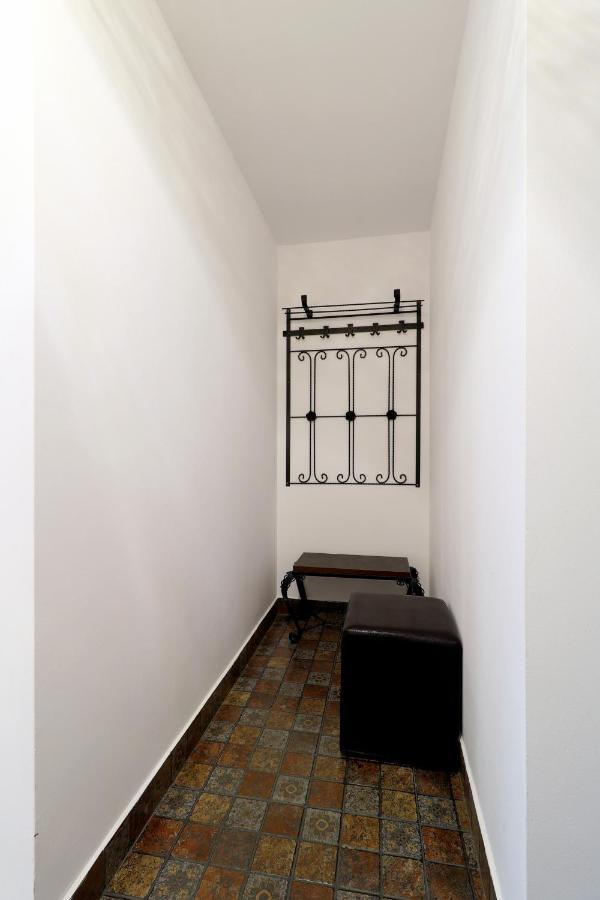 Sofia Apartment Синая Екстериор снимка