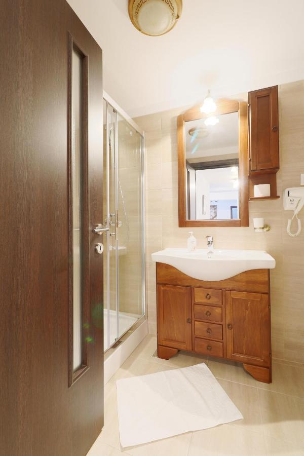 Sofia Apartment Синая Екстериор снимка