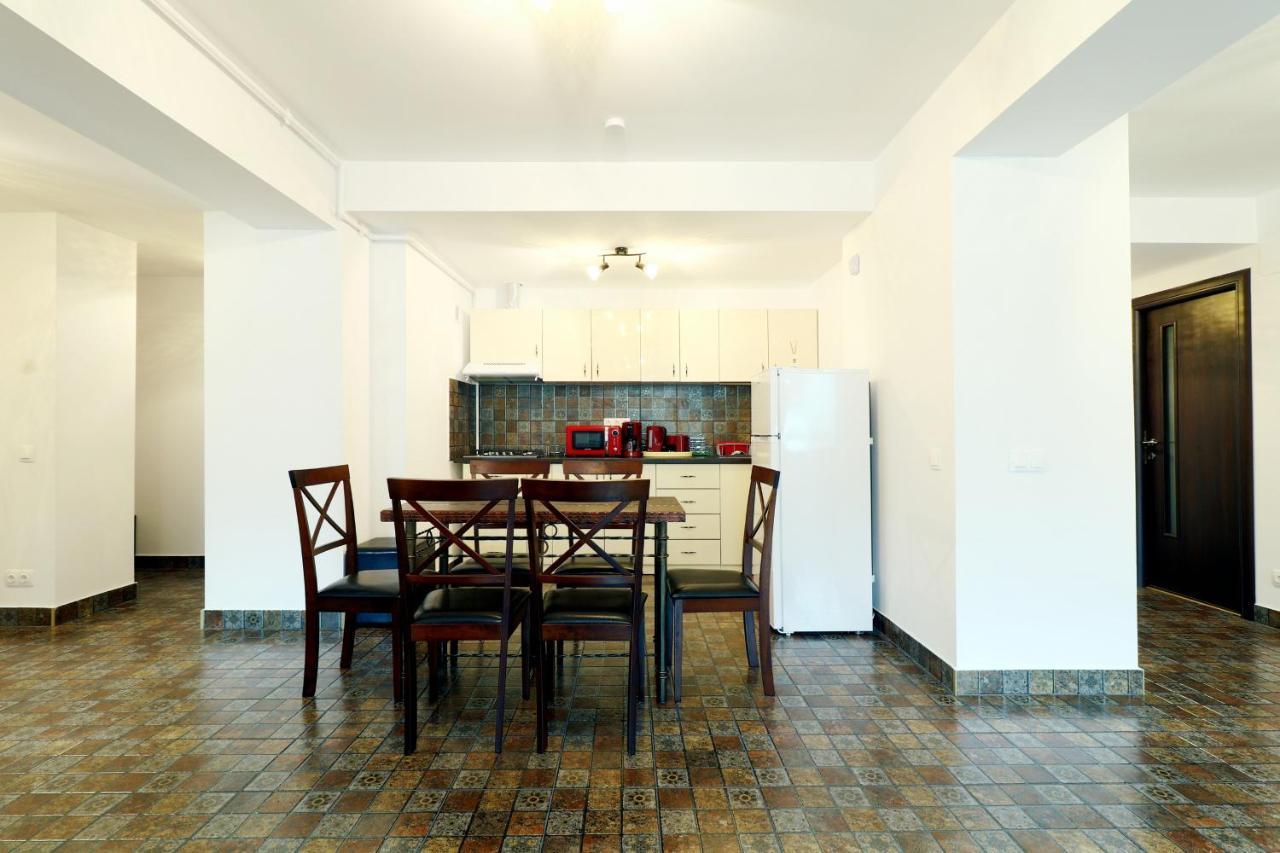 Sofia Apartment Синая Екстериор снимка