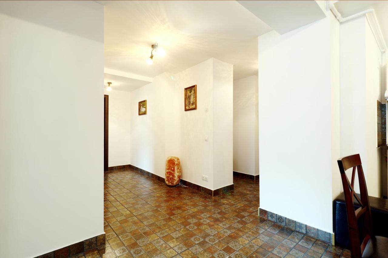 Sofia Apartment Синая Екстериор снимка