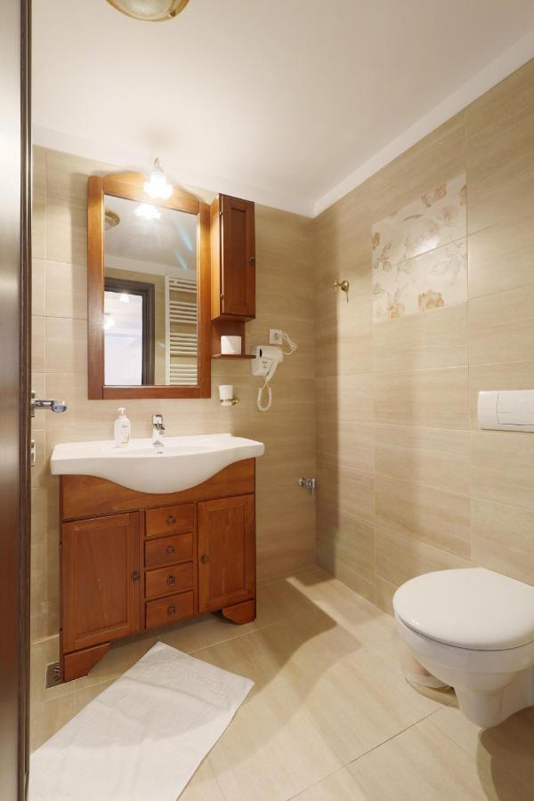 Sofia Apartment Синая Екстериор снимка