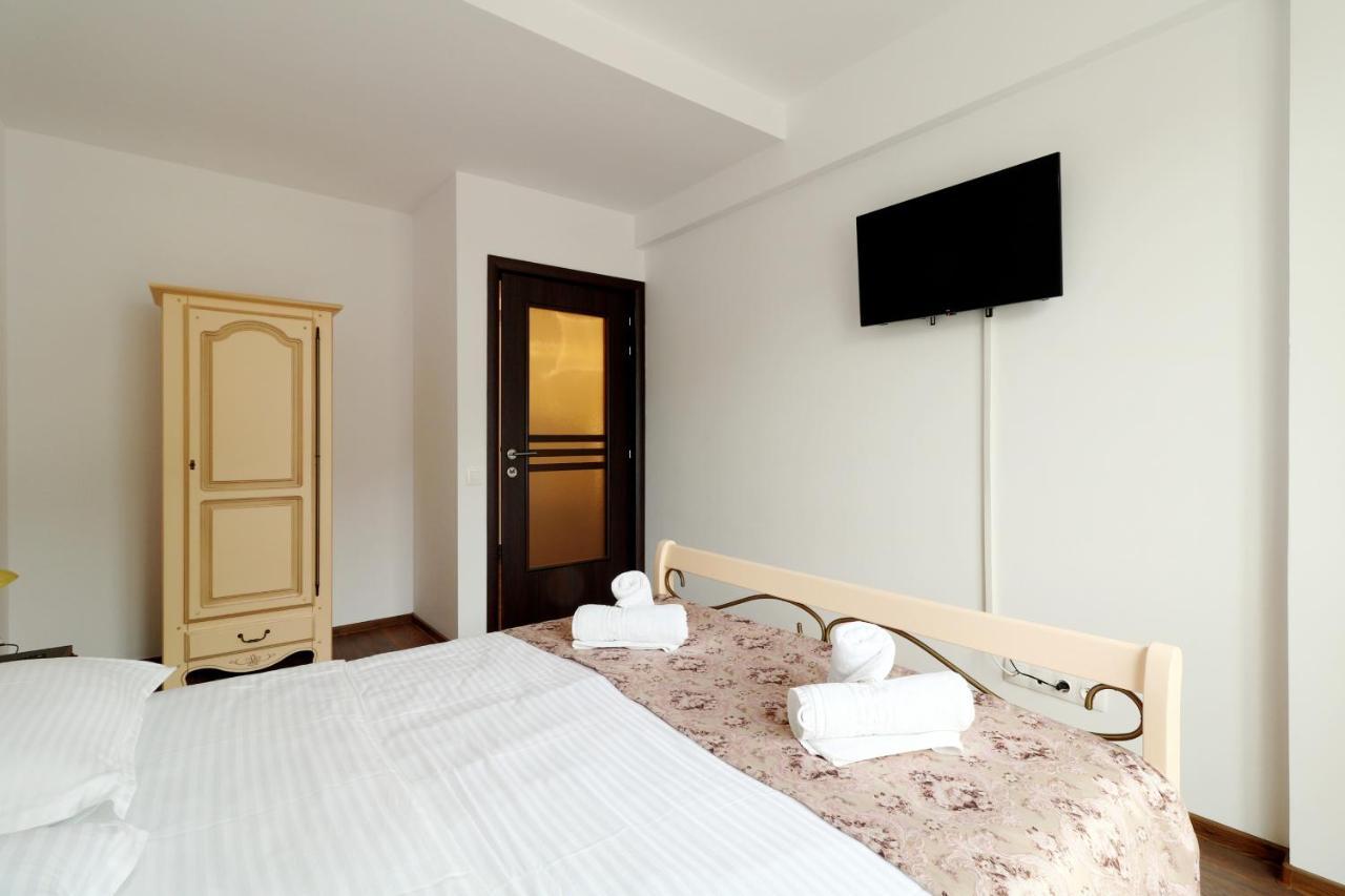 Sofia Apartment Синая Екстериор снимка