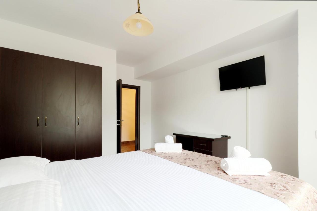 Sofia Apartment Синая Екстериор снимка
