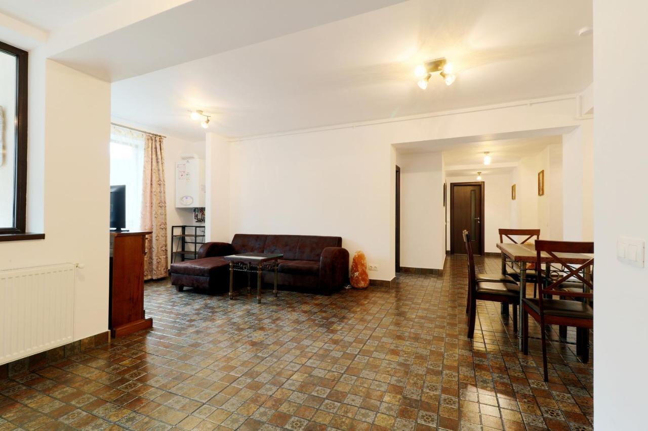 Sofia Apartment Синая Екстериор снимка