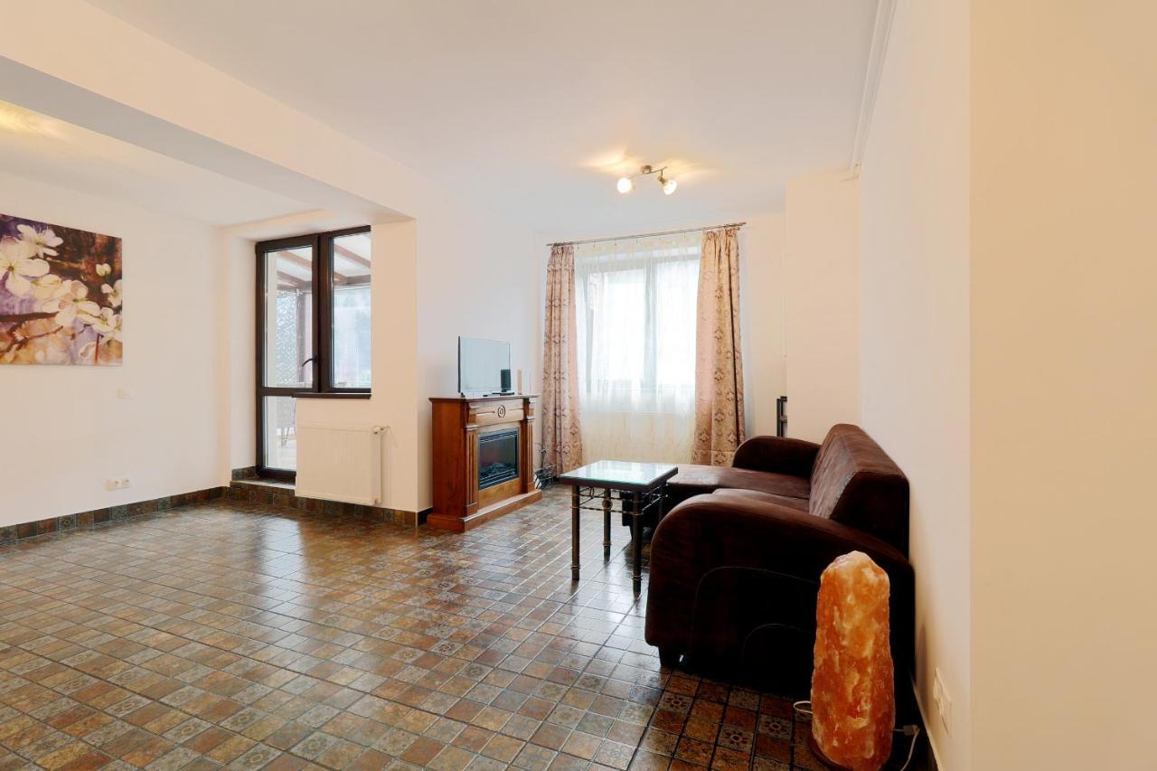 Sofia Apartment Синая Екстериор снимка